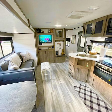 Rv Located On Private Property, Providing Access To The Guadalupe River, Accommodates Up To 5 Guests New Braunfels Dış mekan fotoğraf