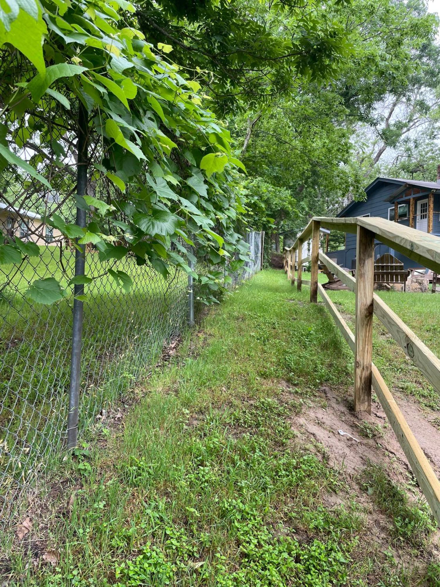 Rv Located On Private Property, Providing Access To The Guadalupe River, Accommodates Up To 5 Guests New Braunfels Dış mekan fotoğraf